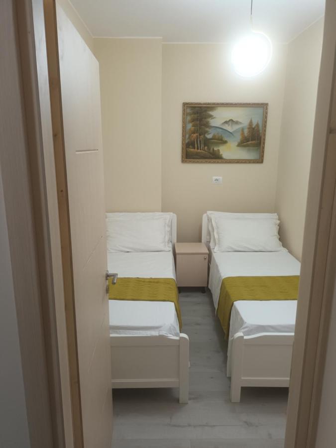 Holiday House Durres Ngoại thất bức ảnh